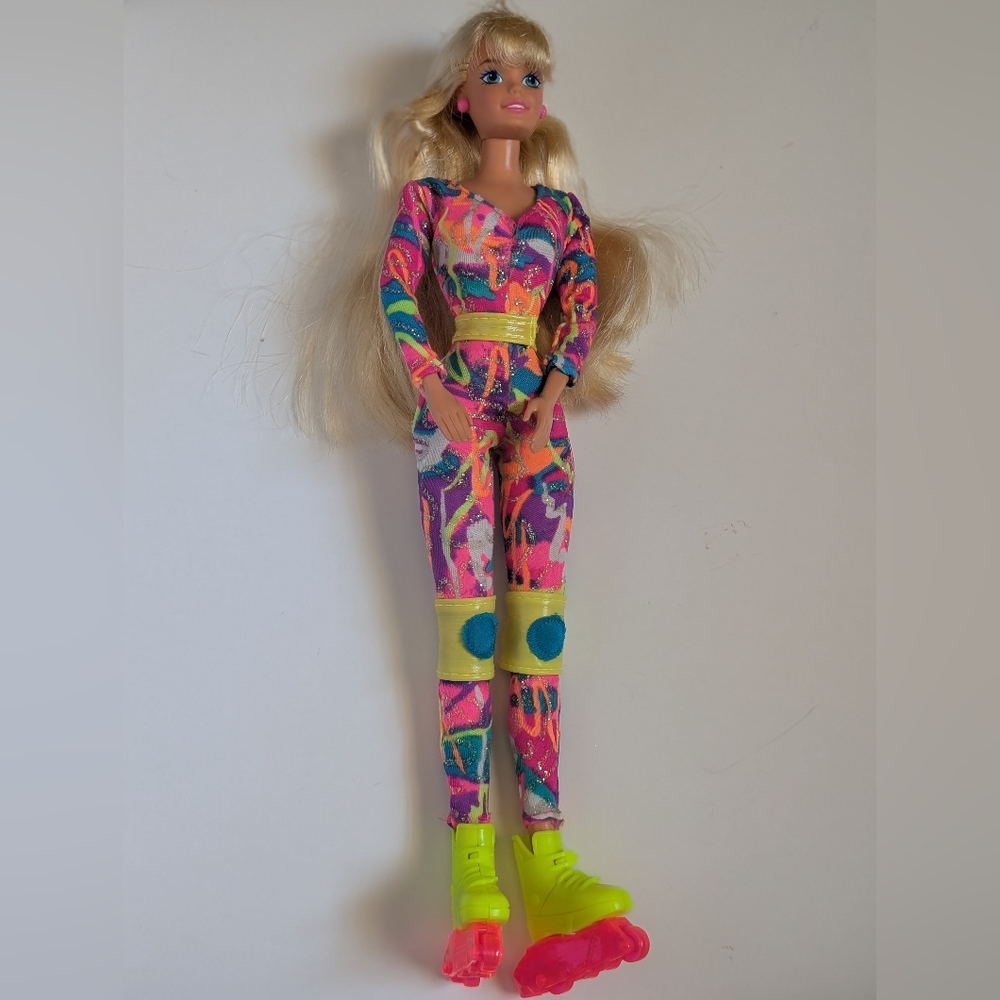 vintage 1994 Hot Skatin Barbie - Picture 4 of 12